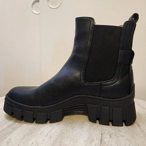 GUESS Womens Hensly Lug Sole Black- Faux Leather- Polyureth 11M - A002 - Picture 6 of 9